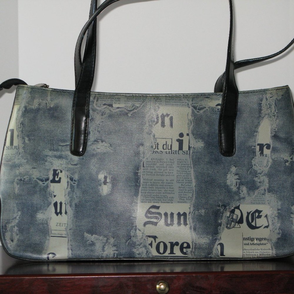 Handbag for News Afficionados
